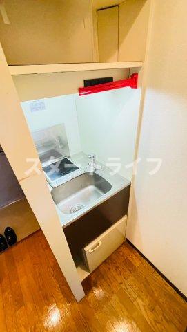 地下鉄御堂筋線 西中島南方駅 徒歩7分 9階建 築35年のキッチン写真