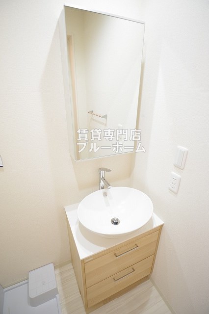 洗面設備　おしゃれな独立洗面台！