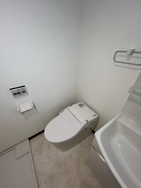 トイレ　同仕様参考写真
