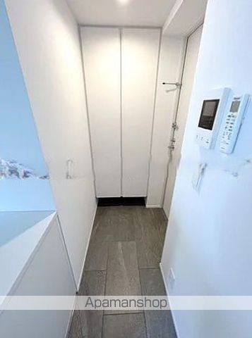 東急目黒線 不動前駅 徒歩4分 5階建 築3年の玄関写真