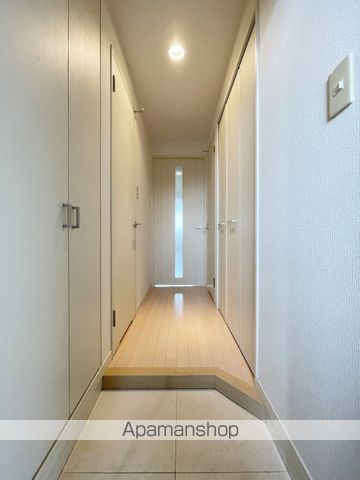 西鉄天神大牟田線 西鉄平尾駅 徒歩7分 15階建 築21年の玄関写真