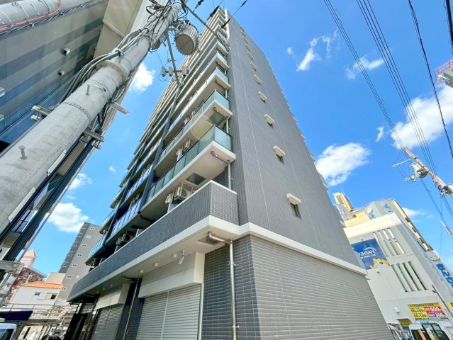 建物外観　存在感のある外観は落ちついた色合いで、堂々としていますね。
