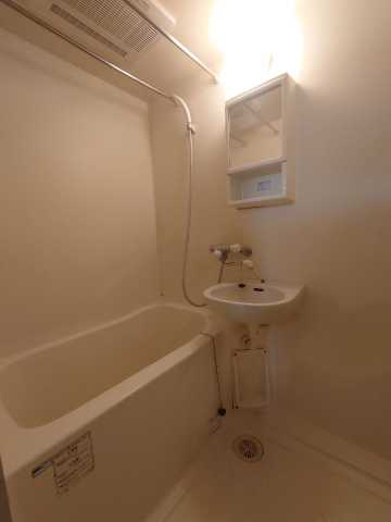 バス・シャワールーム　別部屋参考写真です