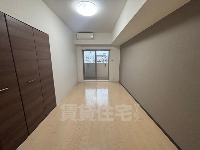 ＪＲ東海道本線 山科駅 徒歩3分 6階建 築13年の居間写真