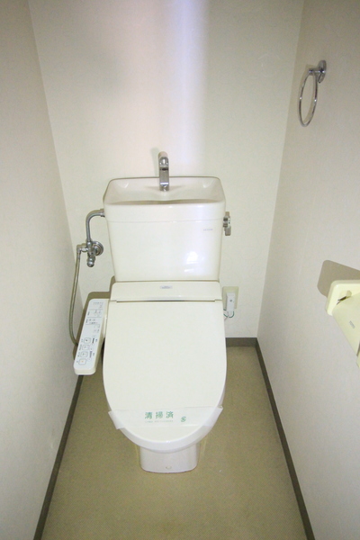 トイレ　ウォシュレット付き