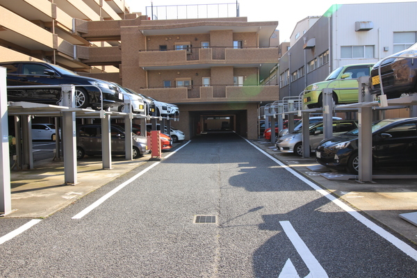 駐車場　敷地内駐車場