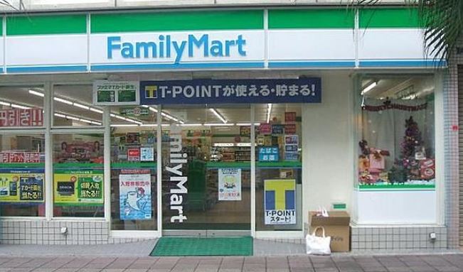 コンビニ　ファミリーマート麻布運動場前店（コンビニ）まで96m