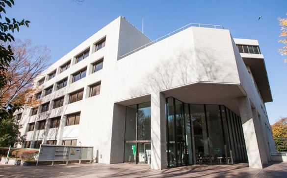 図書館　東京都立中央図書館（図書館）まで370m