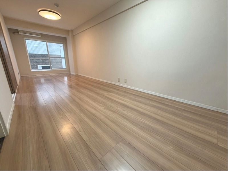 京王新線 初台駅 徒歩5分 4階建 築58年の居間写真