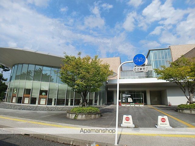 図書館　ぽんぽーと新潟市立中央図書館（図書館）まで680m