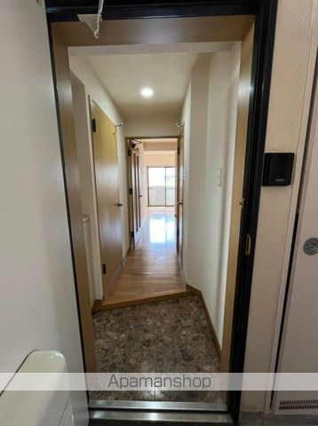 地下鉄空港線 唐人町駅 徒歩8分 4階建 築30年の玄関写真