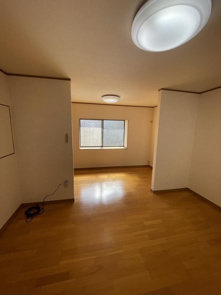 北花山中道町 貸家の居間写真