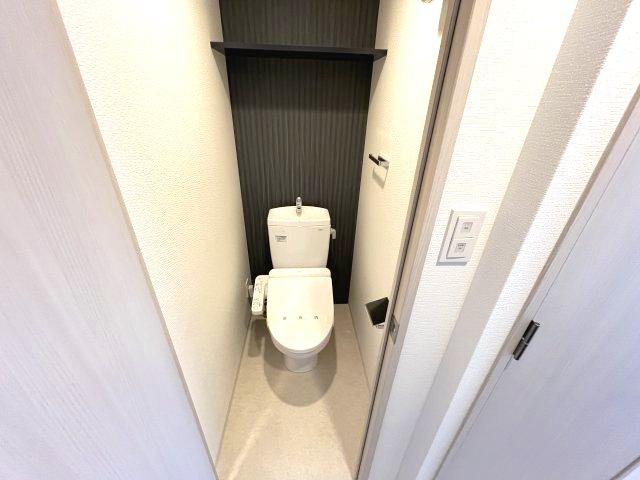 トイレ　写真は他部屋の反転間取りとなっております。