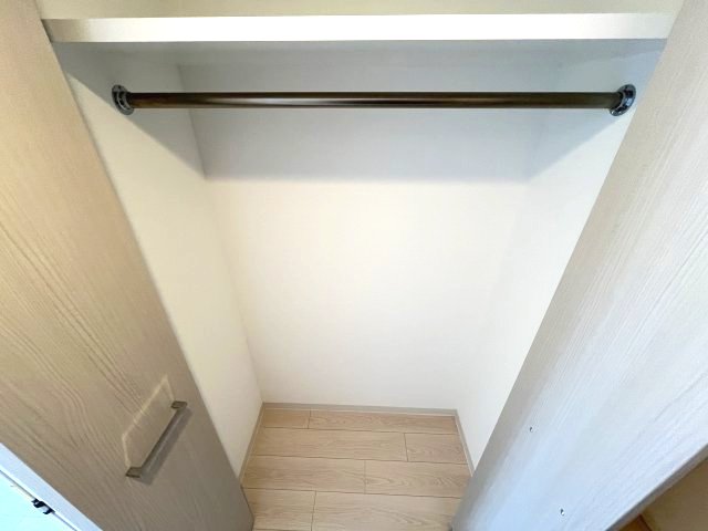 収納　写真は他部屋の反転間取りとなっております。
