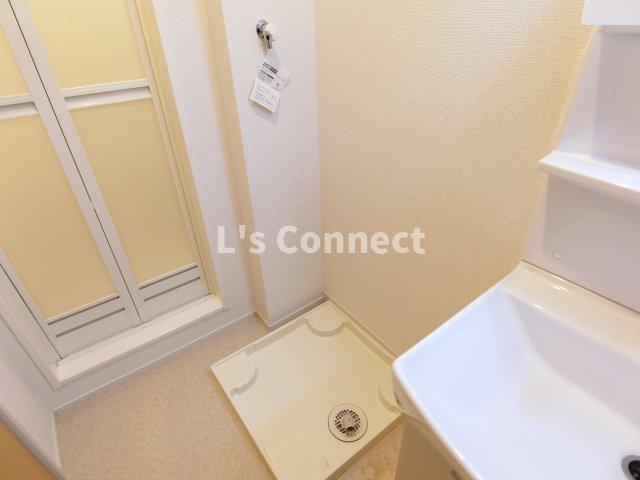 その他設備　室内洗濯機置き場には排水パン付き。
