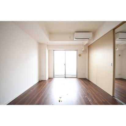 居室・リビング　【洋室】■エアコン■24時間換気システム