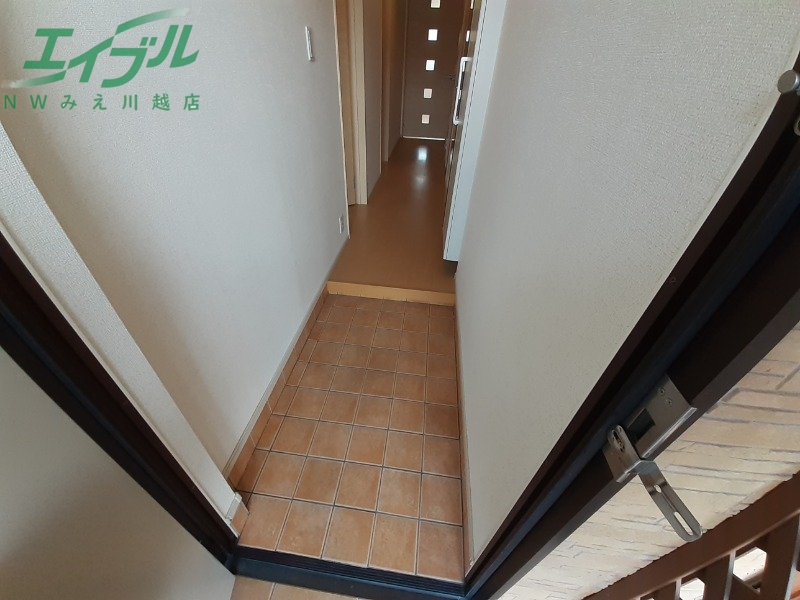 玄関　同タイプ反転写真