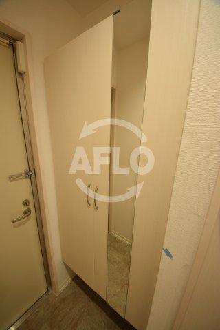 収納　win寿　姿見付きシューズボックス