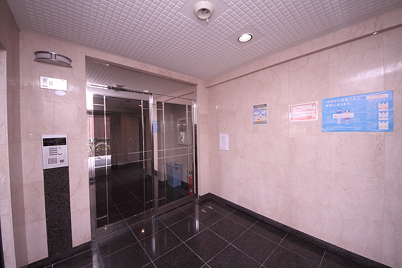 地下鉄空港線 西新駅 徒歩9分 9階建 築31年の外観写真