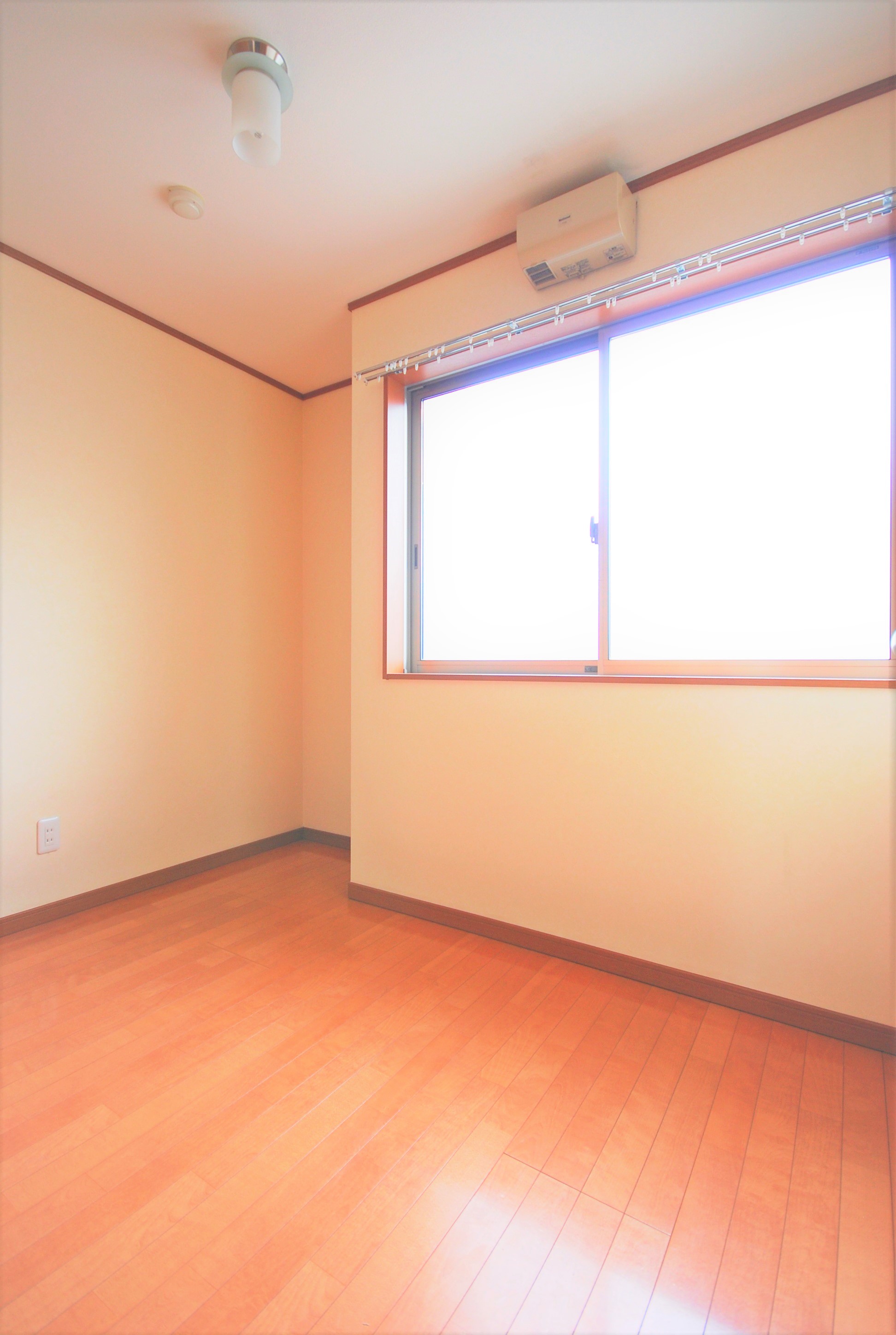 T′s TOWNの内装写真