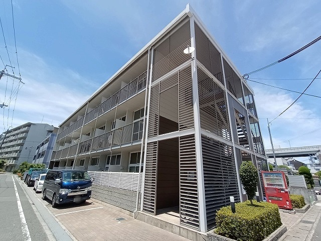 東大阪市島之内のマンションの建物外観