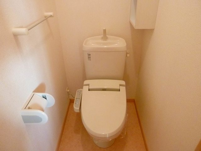 【たつの市揖保川町神戸北山のアパートのトイレ】