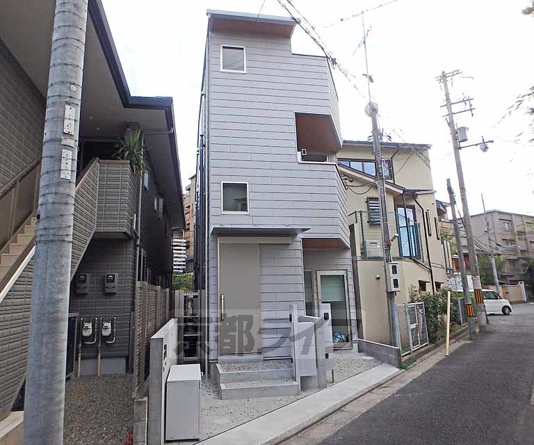 【Ｄｅ　ｍａｃｈｉ　ｍａｉｓｏｎの建物外観】