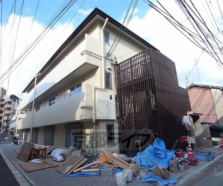 京都市左京区田中関田町のマンションの建物外観