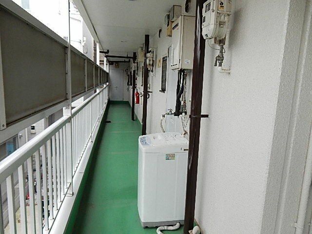 【新座市野火止のマンションのロビー】