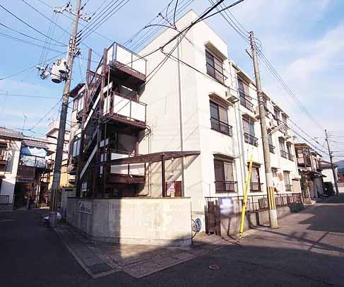 京都市山科区四ノ宮神田町のマンションの建物外観