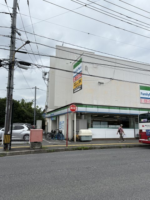 コンビニ　ファミリーマート　安芸鶴江店（コンビニ）まで283m