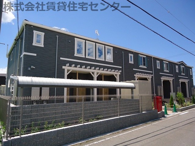 岩出市岡田のアパートの建物外観