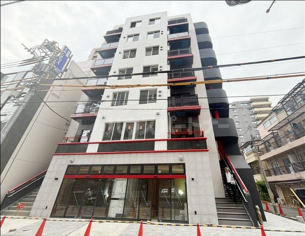 建物外観　駐車場