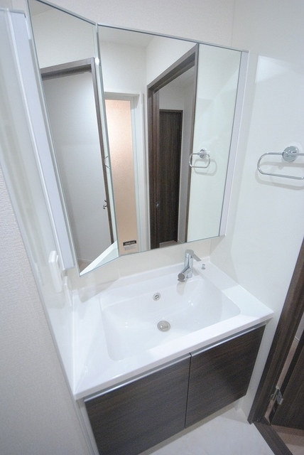 洗面設備　写真は２０３号室