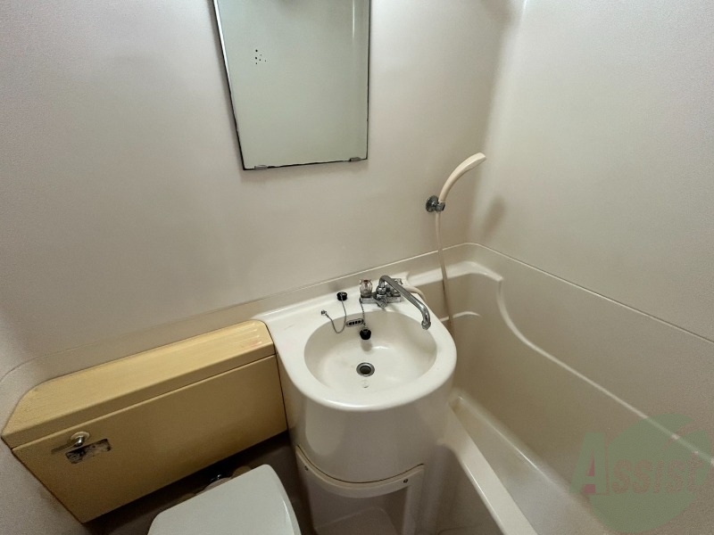 洗面設備　洗面台も付いているので朝の身支度も快適です。