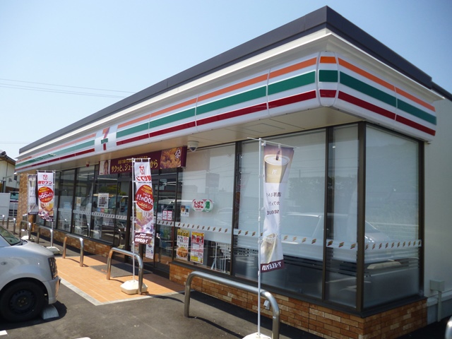コンビニ　セブン－イレブン出雲平野町店（コンビニ）まで714m