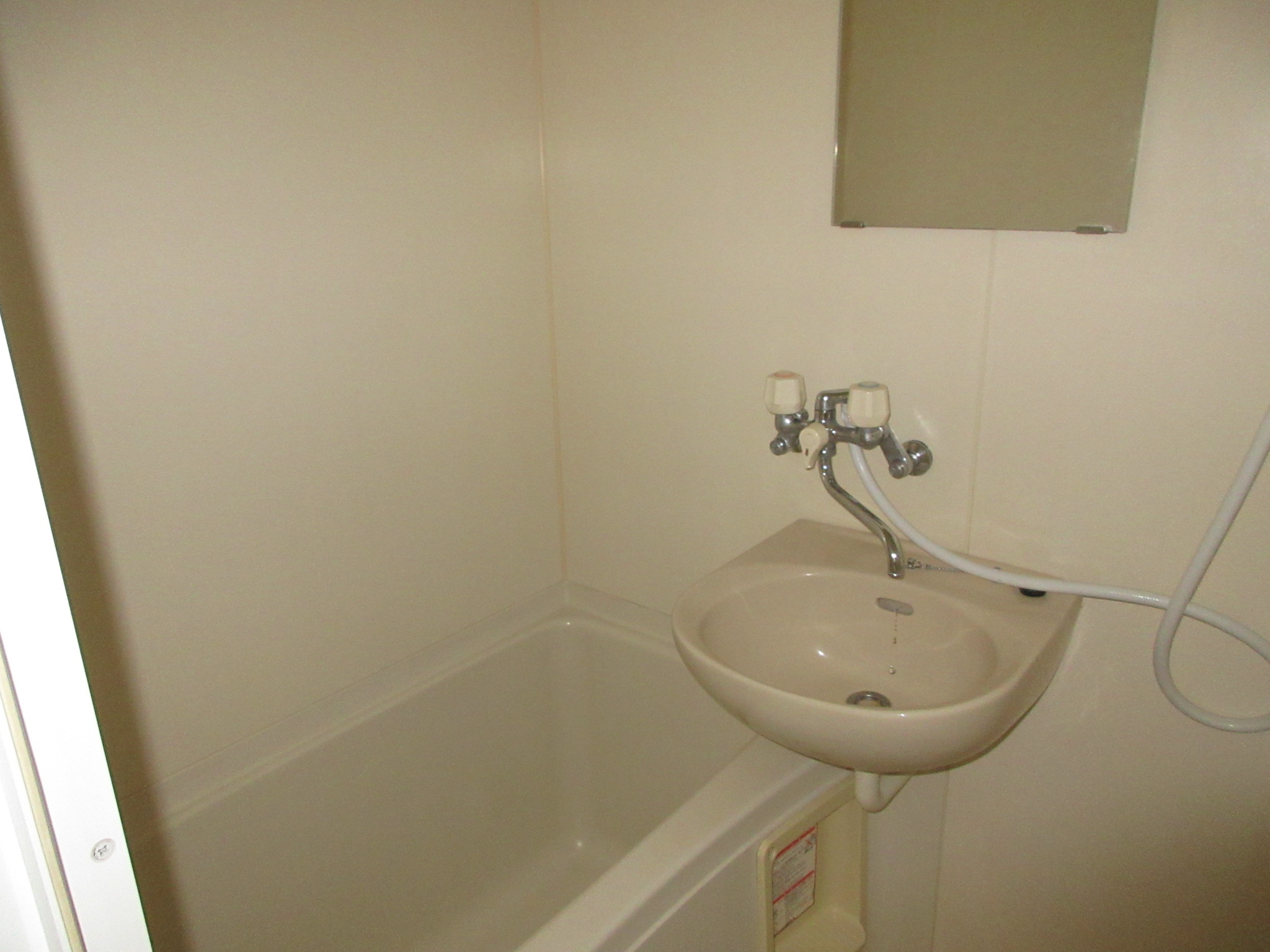 バス・シャワールーム　※現況を優先させていただきます。