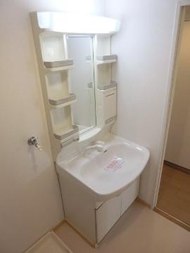 ヴィラシャリテ　洗面設備　洗髪洗面化粧台