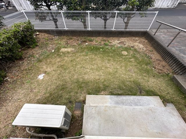 庭　南東向きの専用庭です！お庭でゆったり過ごしたり、ガーデニング