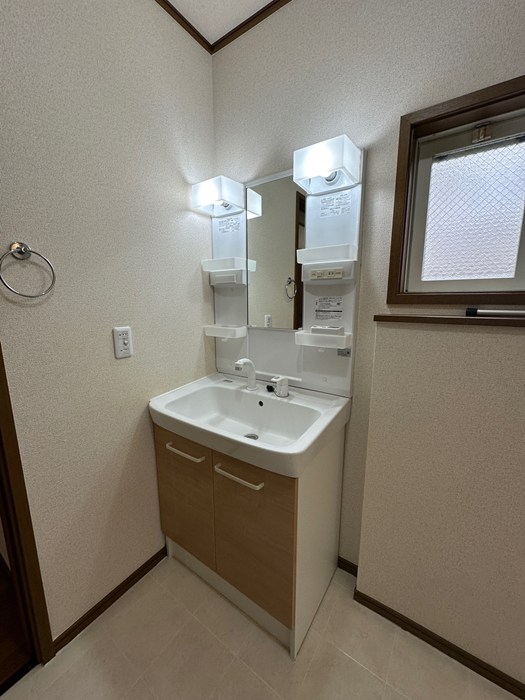 洗面設備　洗髪洗面化粧台で忙しい朝にも寝癖の付いた頭にも優しい☆お化粧