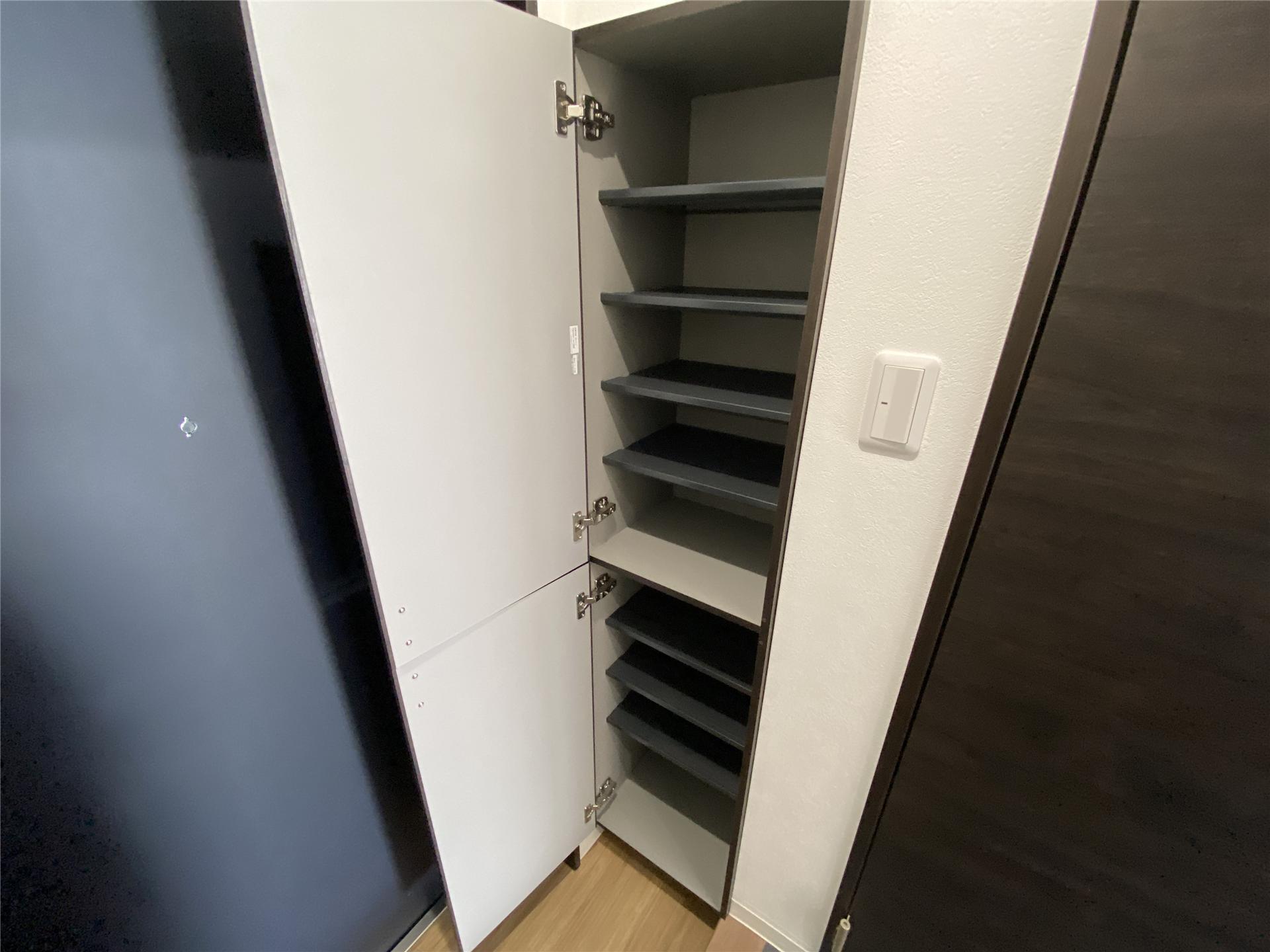 玄関　シューズボックス付きの玄関です