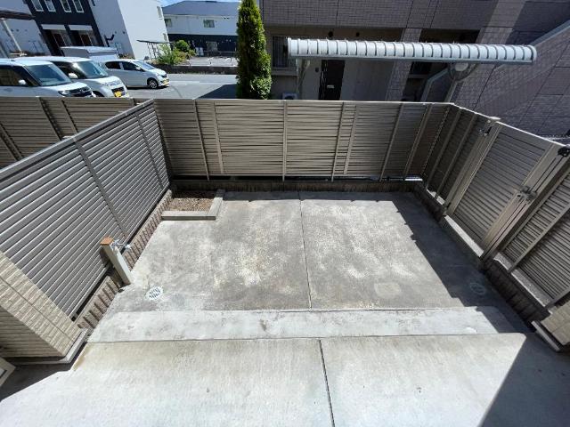 バルコニー　庭