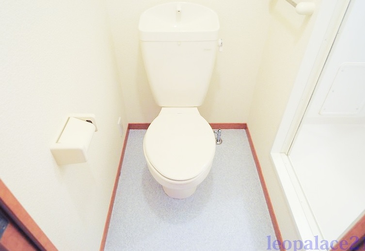 トイレ　バストイレ別。