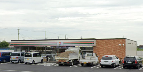 コンビニ　セブンイレブン　鎌ケ谷初富（コンビニ）まで500m