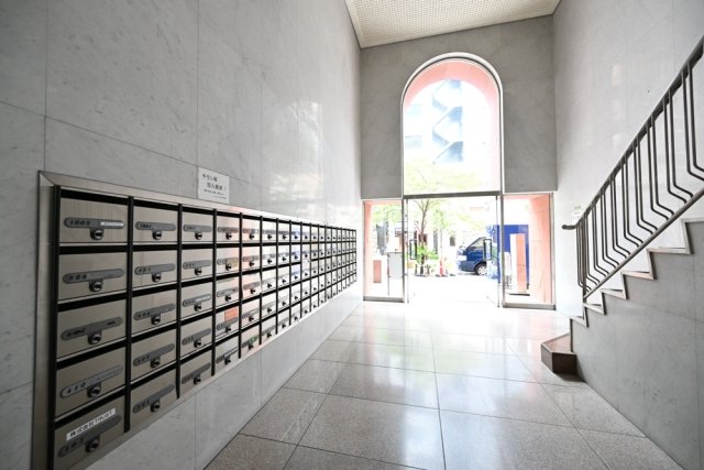 エントランス　清潔なエントランスです