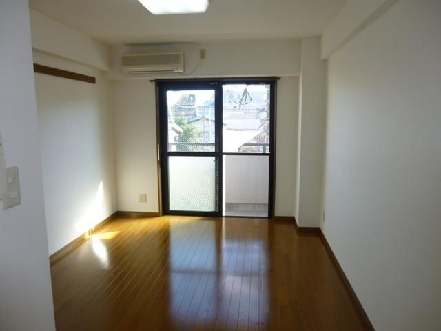 居室・リビング　★洋室7.5帖★