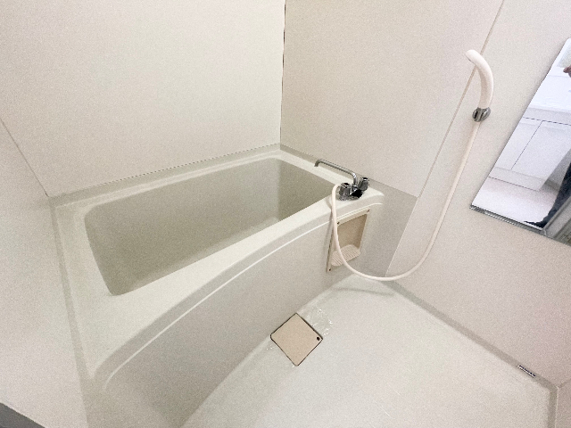 バス・シャワールーム　※室内写真は別室サンプル写真。