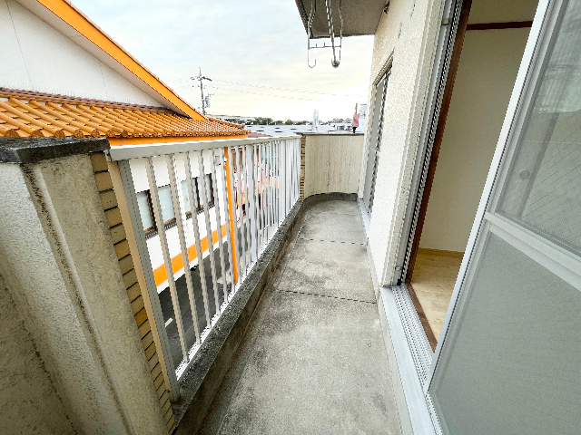 バルコニー　※室内写真は別室サンプル写真。