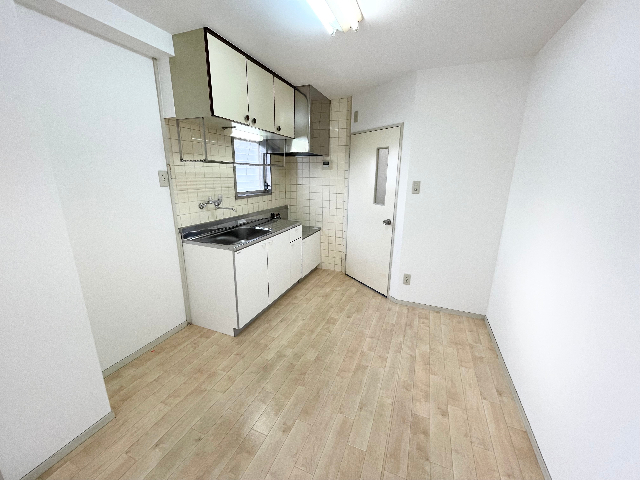 居室・リビング　※室内写真は別室サンプル写真。