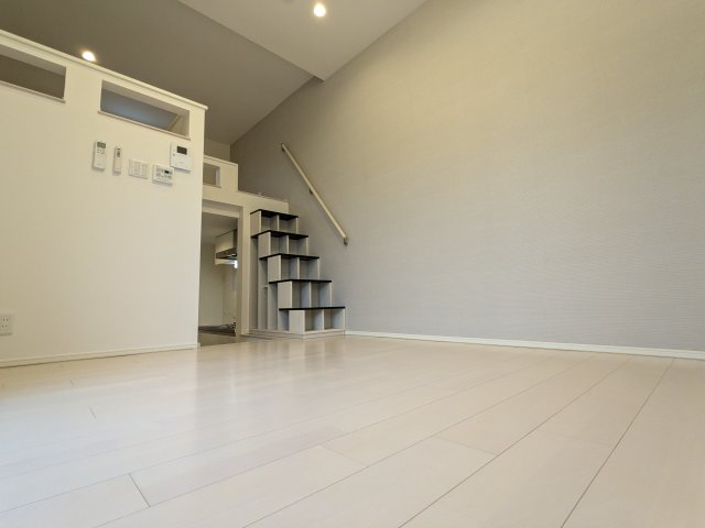 居室・リビング　201号室